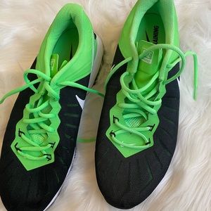 Sz 12, mens Nike air max full ride shoes